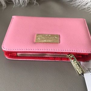 Women's snap wallet